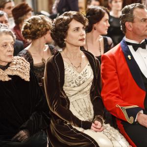 Still of Elizabeth McGovern Maggie Smith Hugh Bonneville and Michelle Dockery in Downton Abbey 2010