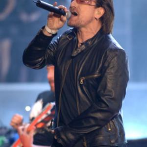Bono at event of The 48th Annual Grammy Awards (2006)