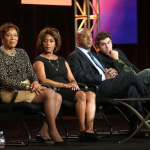 Alfre Woodard, Bonnie Boswell, Eugene Jarecki and Charles Ogletree at event of Independent Lens (1999)