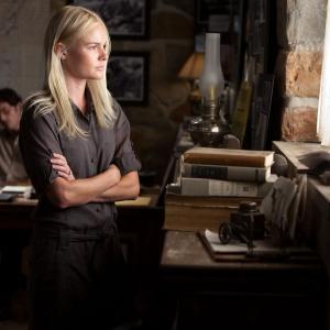 Still of James Marsden and Kate Bosworth in Straw Dogs 2011