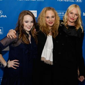 Kate Bosworth, Kay Panabaker and Juno Temple at event of Little Birds (2011)