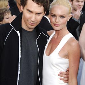 Bryan Singer and Kate Bosworth at event of Superman Returns (2006)
