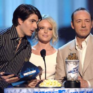 Kevin Spacey, Kate Bosworth and Brandon Routh at event of 2006 MTV Movie Awards (2006)