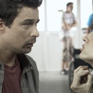 María Botto and Roberto Drago in En la otra camilla (2008)