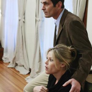 Still of Julie Bowen and Ty Burrell in Moderni seima 2009