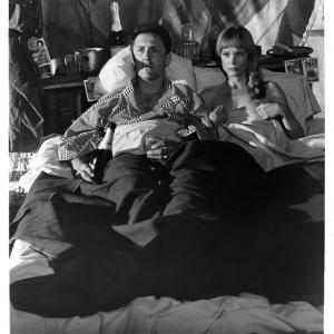 Still of Indus Arthur and Roger Bowen in MASH 1970