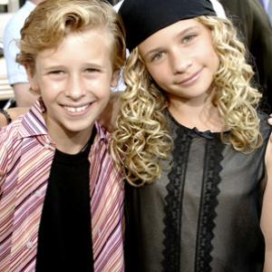 Jenna Boyd and Cayden Boyd at event of The Sisterhood of the Traveling Pants 2005