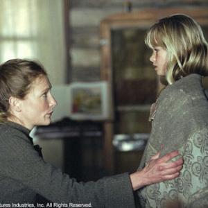 Still of Cate Blanchett and Jenna Boyd in The Missing (2003)