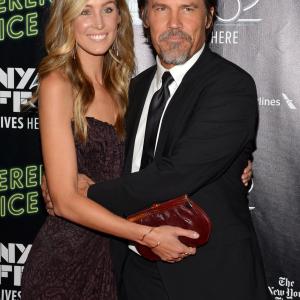 Josh Brolin and Kathryn Boyd at event of Zmogiska silpnybe 2014