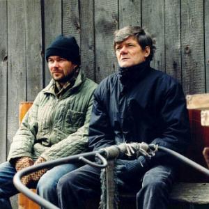 Still of Jacek Braciak and Henryk Golebiewski in Edi (2002)