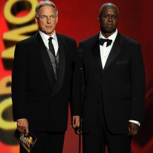 Mark Harmon and Andre Braugher at event of The 65th Primetime Emmy Awards 2013