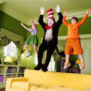 Still of Mike Myers Spencer Breslin and Dakota Fanning in Dr Seuss The Cat in the Hat 2003