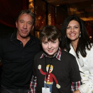Tim Allen, Spencer Breslin and Wendy Crewson at event of The Santa Clause 3: The Escape Clause (2006)