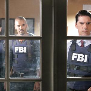 Still of Thomas Gibson, Shemar Moore and Paget Brewster in Nusikalstami protai (2005)