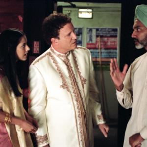 Albert Brooks, Sheetal Sheth and Duncan Bravo in Looking for Comedy in the Muslim World (2005)