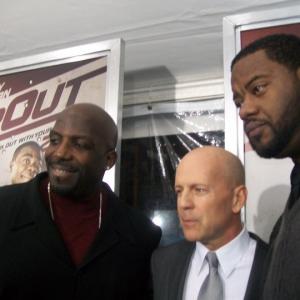 Kevin'Dot Com' Brown, Bruce Willis and Grizz Chapman at the premiere of the movie 
