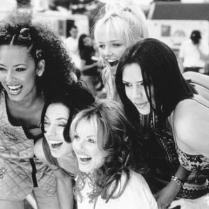 Still of Geri Halliwell, Emma Bunton, Melanie Chisholm, Victoria Beckham and Melanie Brown in Spice World (1997)