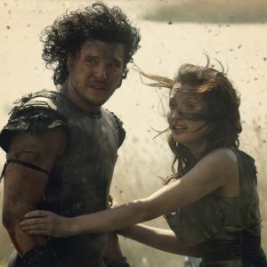 Still of Emily Browning and Kit Harington in Pompeja (2014)