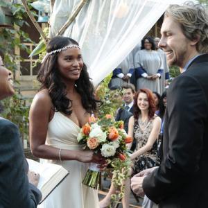 Still of Joy Bryant and Dax Shepard in Parenthood (2010)