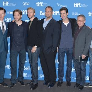 Daniel Brühl, Bill Condon, Steve Golin, Michael Sugar, Benedict Cumberbatch, Dan Stevens and Josh Singer at event of Penktoji valdzia (2013)