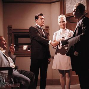 Still of Steve McQueen, Faye Dunaway and Paul Burke in The Thomas Crown Affair (1968)