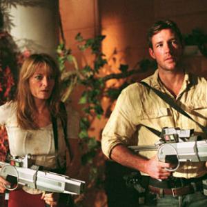 Still of Catherine McCormack and Edward Burns in A Sound of Thunder (2005)