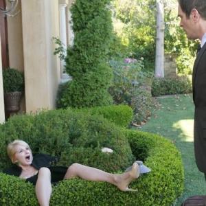 Still of Ellen Barkin and Ty Burrell in Moderni seima (2009)