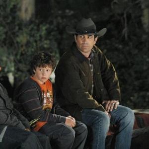 Still of Ty Burrell and Nolan Gould in Moderni seima 2009