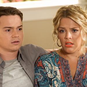 Still of Busy Philipps and Dan Byrd in Cougar Town 2009