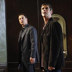 Still of Gary Sinise and Eddie Cahill in CSI Niujorkas: Death House (2009)