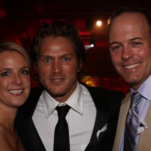 Geoff Callan with his wife Hilary Newsom Callan and actor Jason Lewis at the 20th Annual GLAAD Media Awards Geoff and fellow director Mike Shaw were awarded the Local Hero Award for their film Pursuit of Equality
