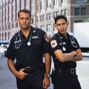 Still of Bobby Cannavale and Anthony Ruivivar in Third Watch (1999)