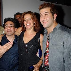 Lorraine Bracco, Joey Fatone and Mario Cantone at event of Sex and the City (1998)