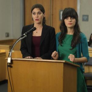 Still of Lizzy Caplan and Zooey Deschanel in New Girl (2011)