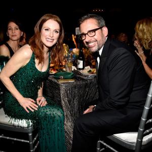 Julianne Moore and Steve Carell at event of The 21st Annual Screen Actors Guild Awards 2015