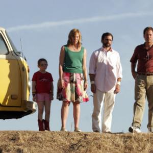 Still of Toni Collette, Greg Kinnear, Steve Carell and Abigail Breslin in Little Miss Sunshine (2006)