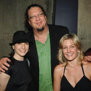 Bebe Neuwirth, Amy Carlson and Penn Jillette at event of The Aristocrats (2005)