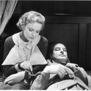 Still of Madeleine Carroll and Robert Donat in The 39 Steps 1935