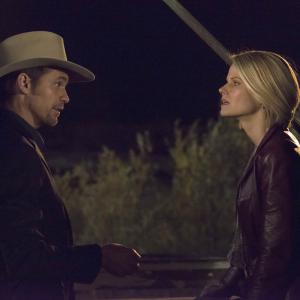 Still of Joelle Carter and Timothy Olyphant in Justified 2010