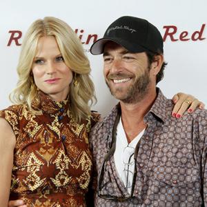 Luke Perry and Joelle Carter in Red Wing 2013