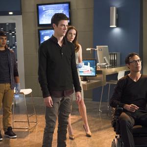 Still of Tom Cavanagh, Danielle Panabaker, Grant Gustin and Carlos Valdes in The Flash (2014)