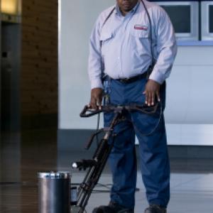 Still of Cedric the Entertainer in Code Name: The Cleaner (2007)