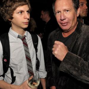 Michael Cera and Garry Shandling at event of Youth in Revolt 2009