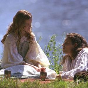 Still of Mena Suvari and Justin Chambers in The Musketeer (2001)