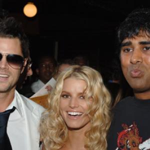 Jessica Simpson Jay Chandrasekhar and Johnny Knoxville at event of The Dukes of Hazzard 2005