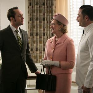 Still of Channing Chase Andres Faucher and Vincent Kartheiser in MAD MEN Reklamos vilkai 2007