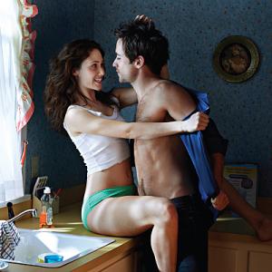 Still of Emmy Rossum and Justin Chatwin in Shameless 2011