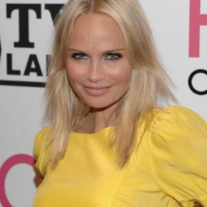 Kristin Chenoweth at event of Hot in Cleveland 2010