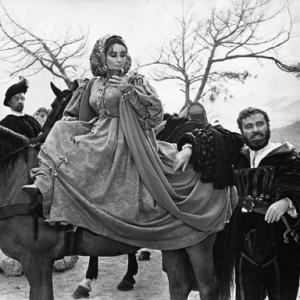 Richard Burton, Elizabeth Taylor, Cyril Cusack