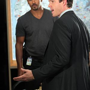 Still of Shemar Moore and Eric Close in Nusikalstami protai 2005